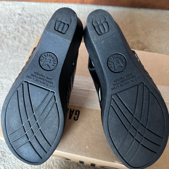 Mephisto Peep Toe Wedge Sandals - Picture 10 of 12